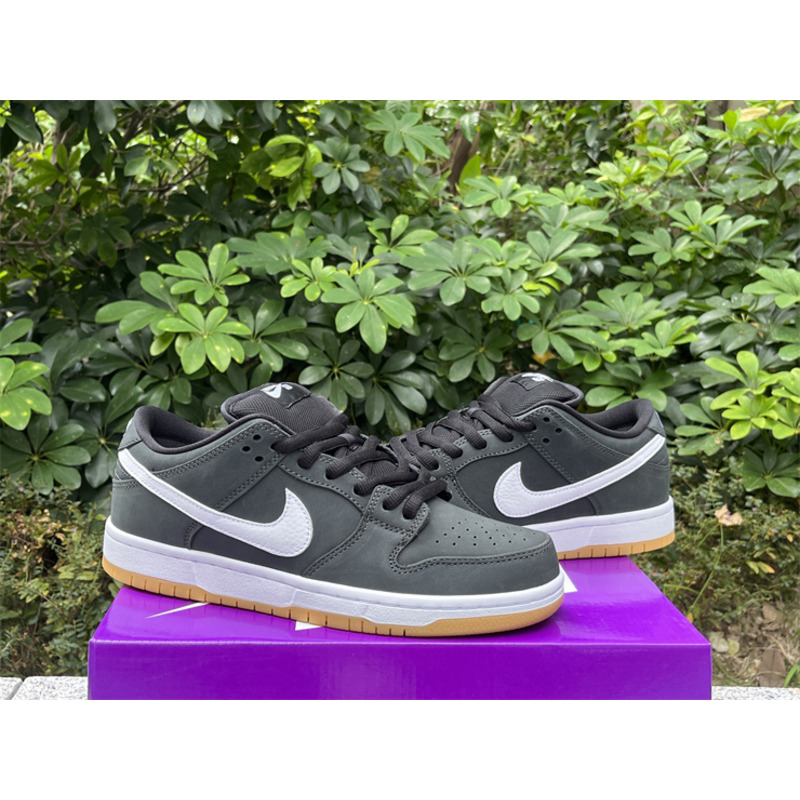 Nike SB Dunk Low Black Gum