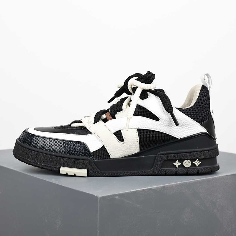 l**is V*t*n skate sneaker black