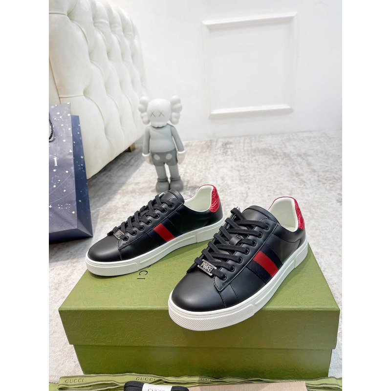 G*u*i ace sneaker with blue and red web black