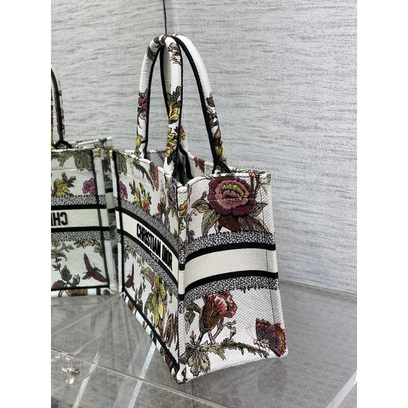 D*or small D*or book tote handbag embroidery white multi
