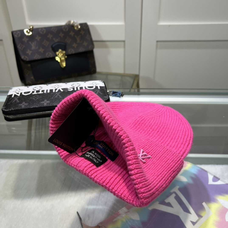 l**is V*t*n cashmere ahead beanie camellia red