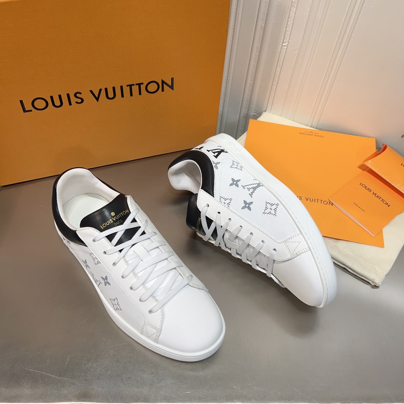 l**is V*t*n luxembourg trainer white