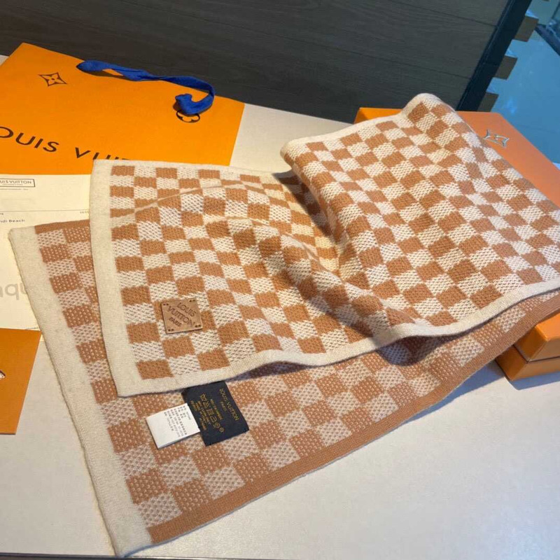 l**is V*t*n néo petit damier scarf beige