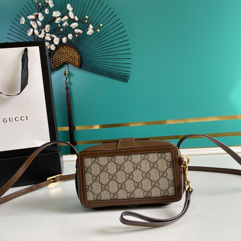 g*u*i gg S*p*e mini bag with clasp closure brown