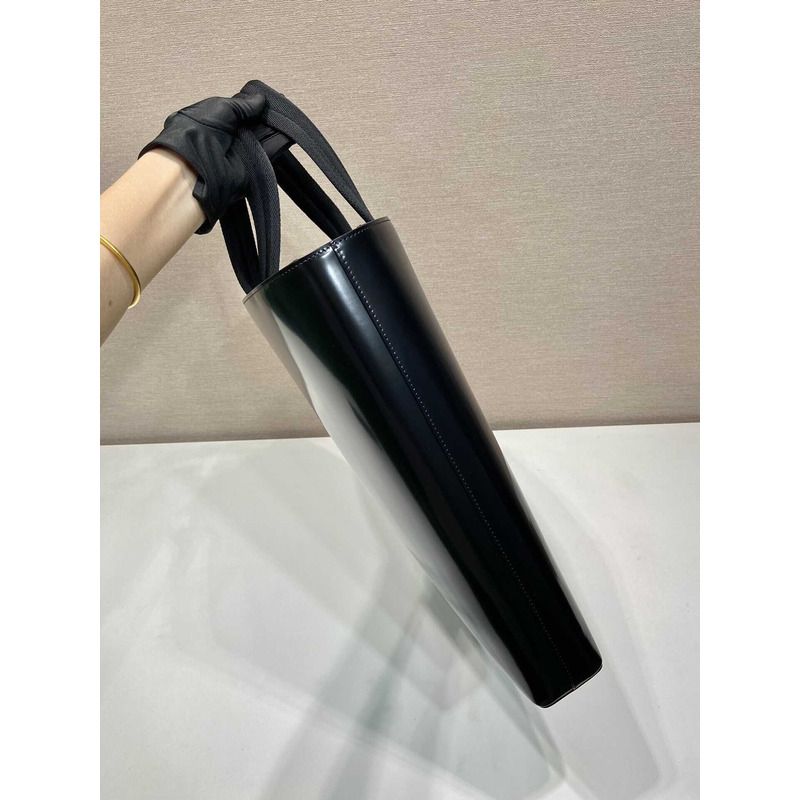 Pra*a brushed leather tote bag with water bottle black