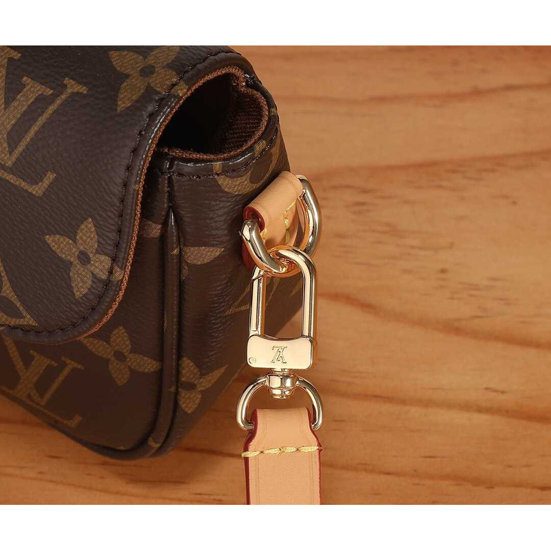 l**is V*t*n wallet on chain ivy shoulder bags monogram