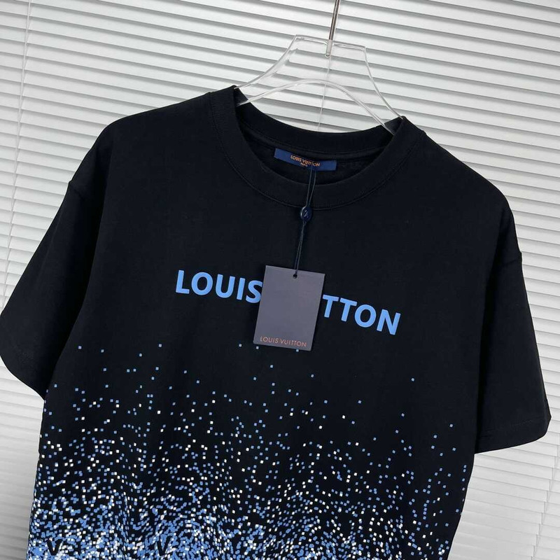 l**is V*t*n t-shirt blue and black
