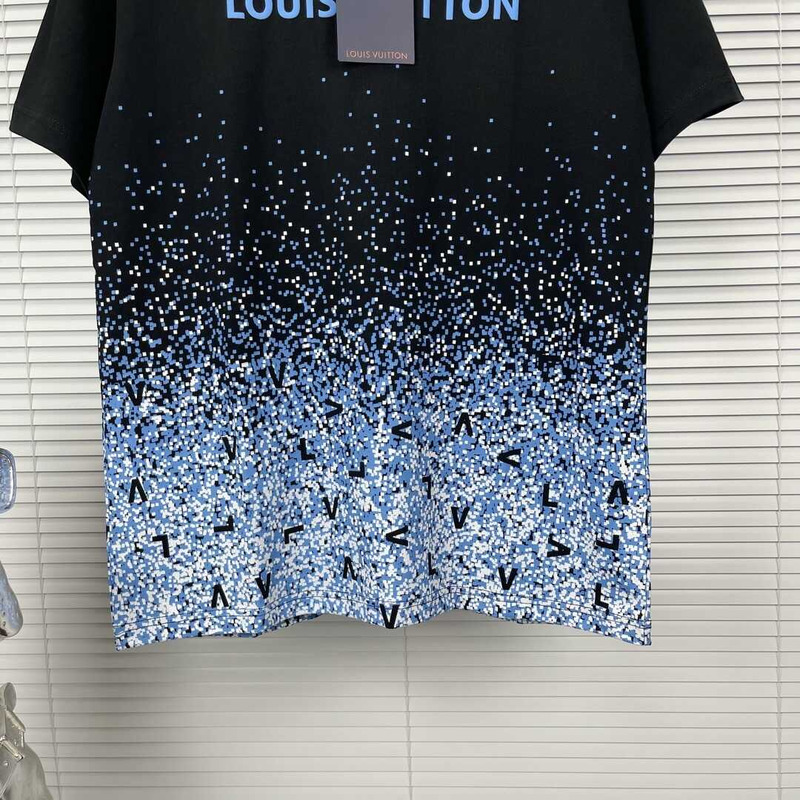 l**is V*t*n t-shirt blue and black