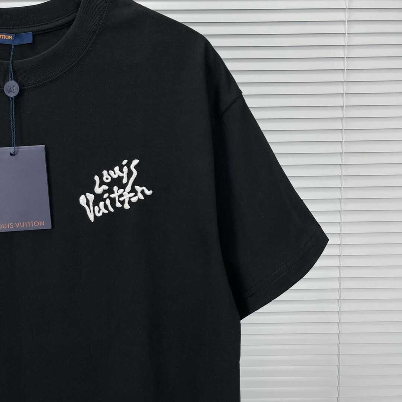 l**is V*t*n cotton t-shirt black