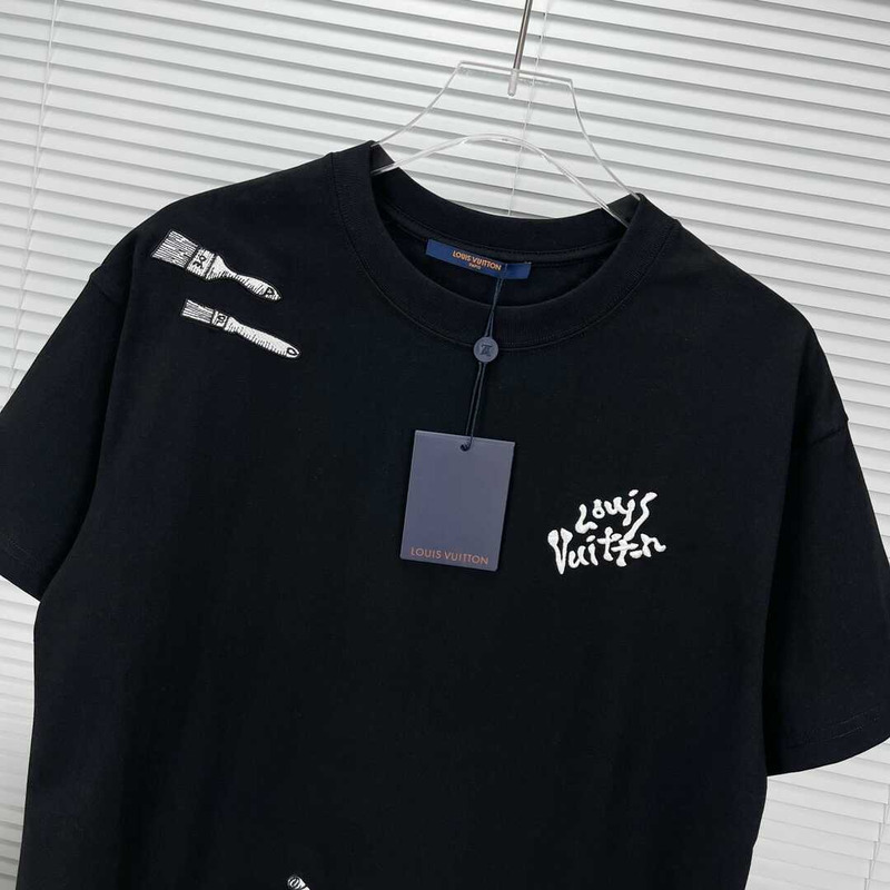 l**is V*t*n cotton t-shirt black