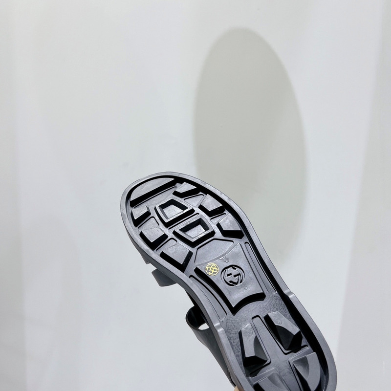 G*u*i rubber buckle strap sandals black