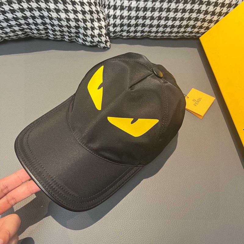 F**di hat eyecap black