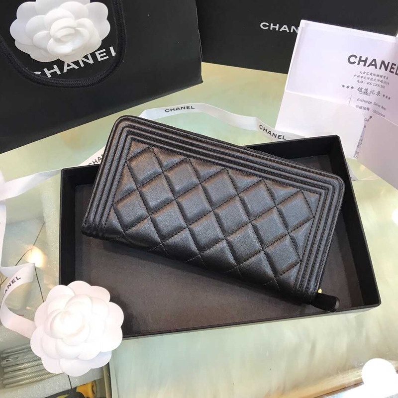 Ch*el boy Ch*el round long wallet lambskin black
