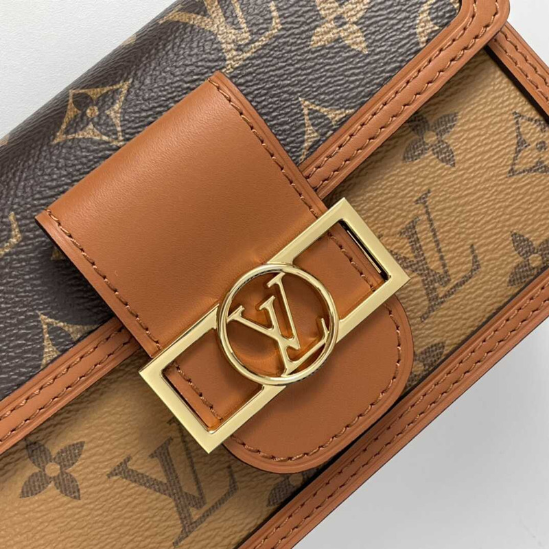 l**is V*t*n dauphine chain wallet reverse monogram bag