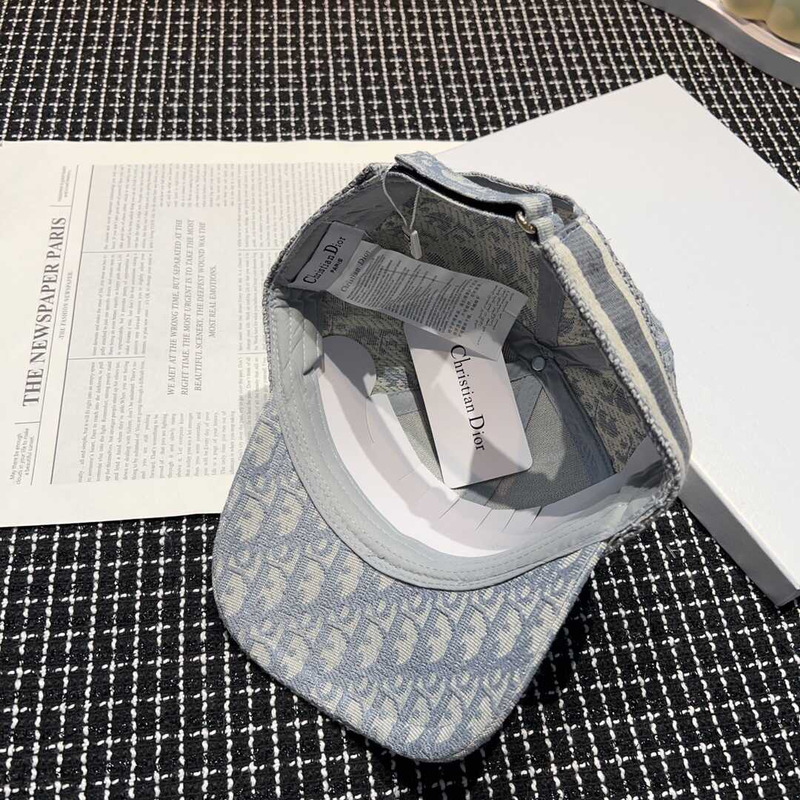 D*or oblique print cap