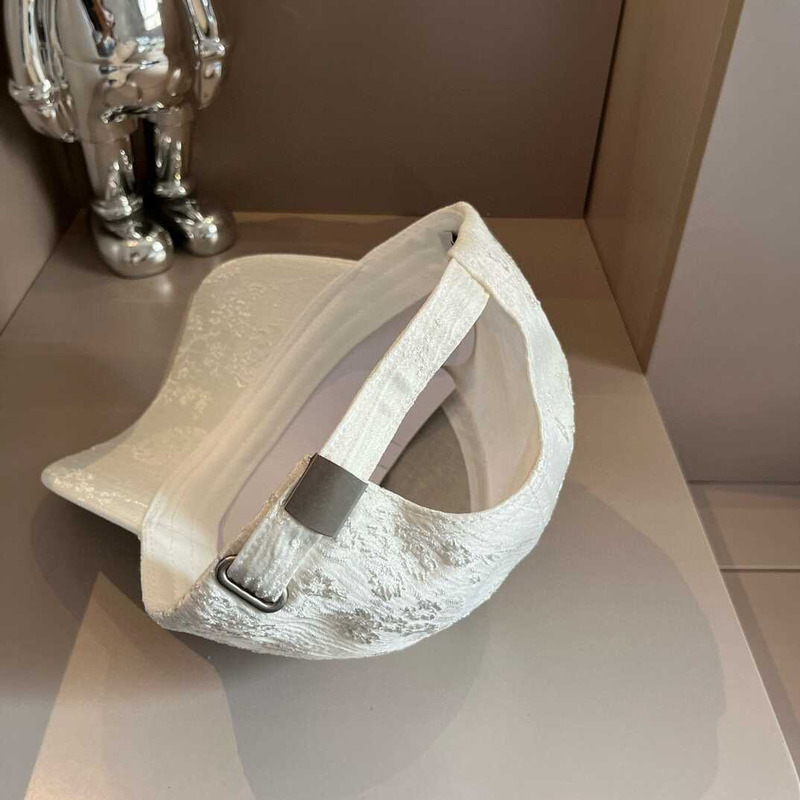 D*or oblique print cap in white