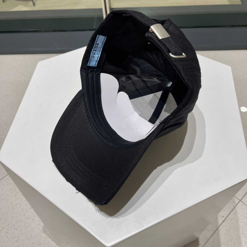Pra*a  baseball cap in black
