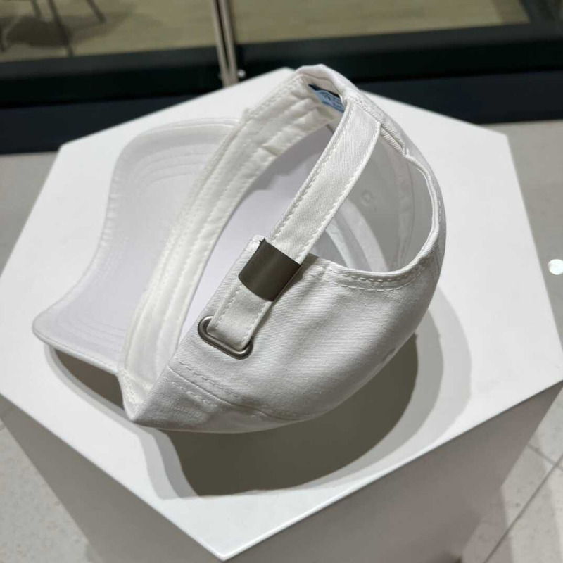 Pra*a  baseball cap in white