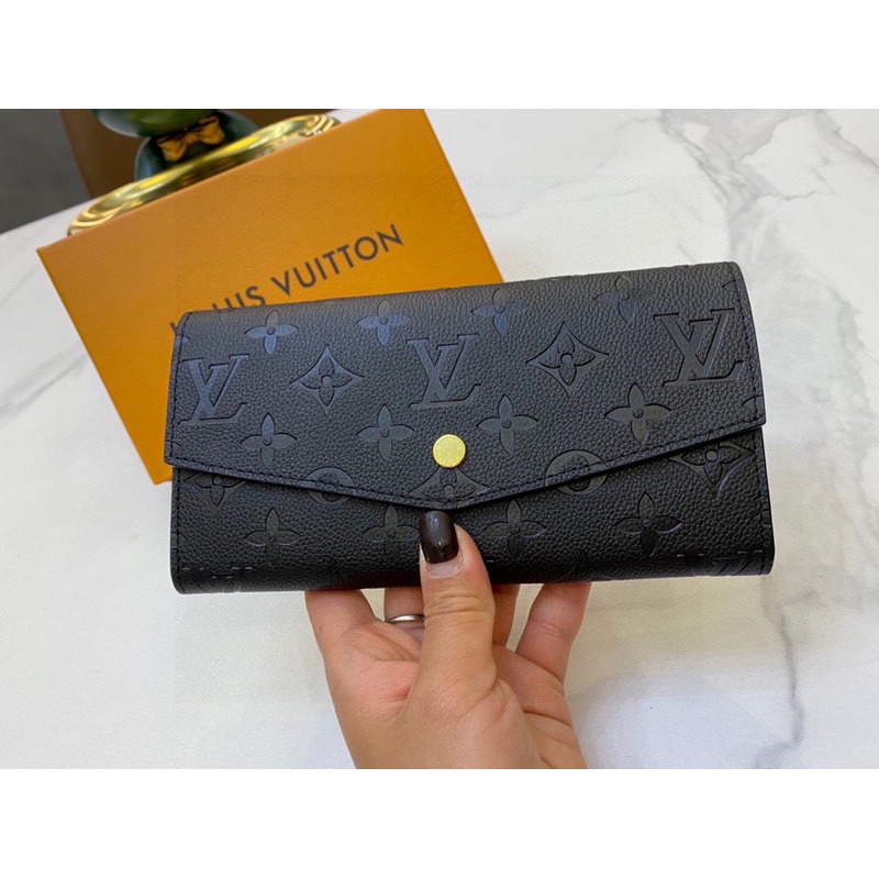 l**is V*t*n long wallet black