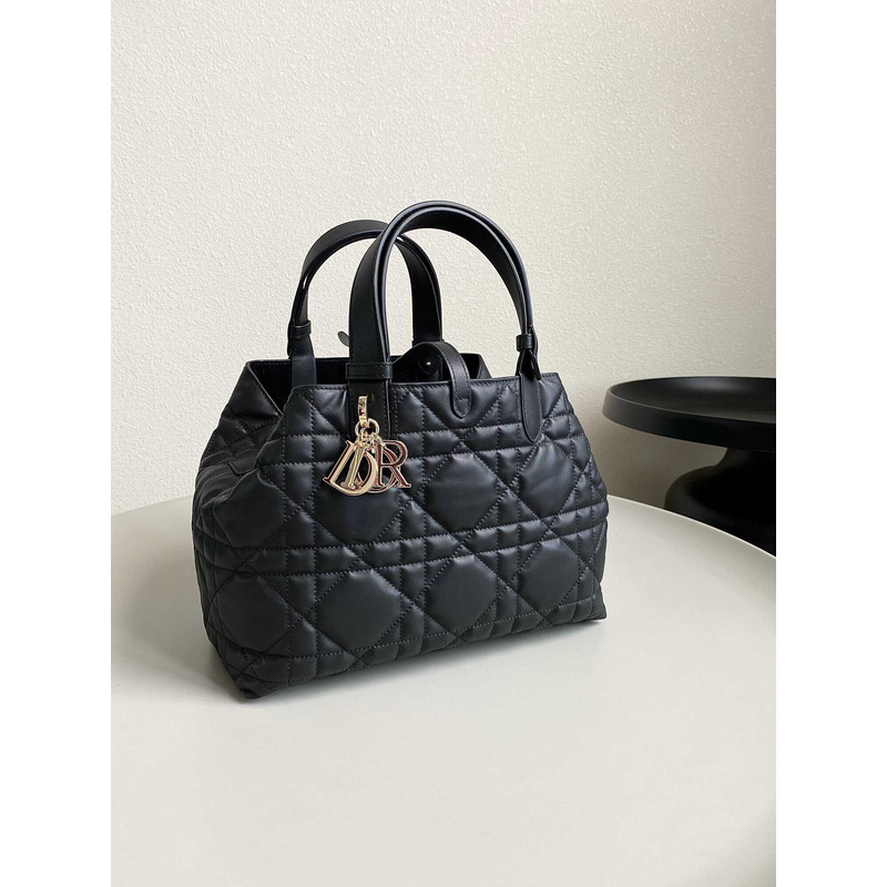 D*or medium toujours bag black macrocannage calfskin