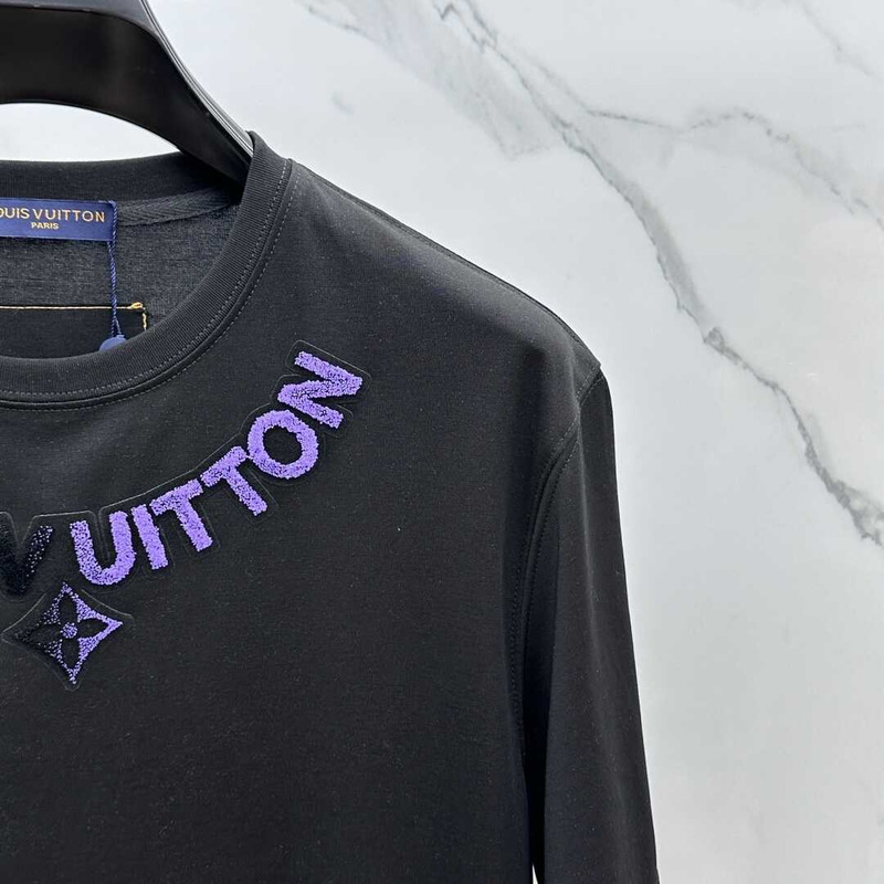l**is V*t*n neckline logo embroidered t-shirt black