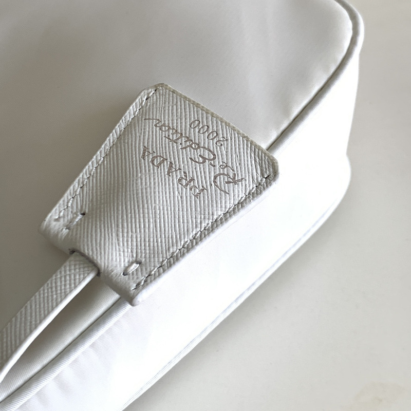 Pra*a re-edition 2005 re-nylon bag white