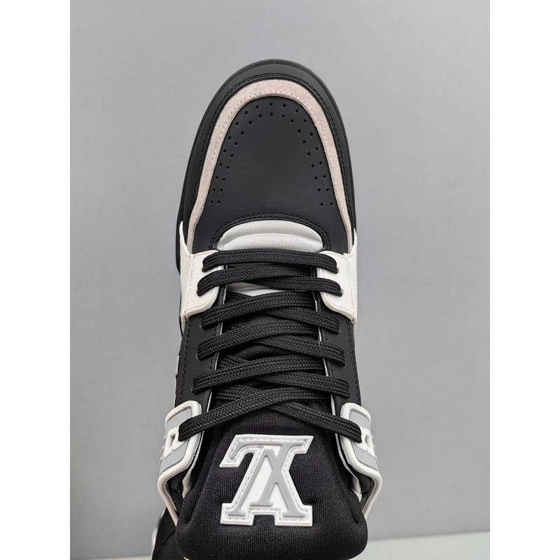 l**is V*t*n trainer sneaker black&white