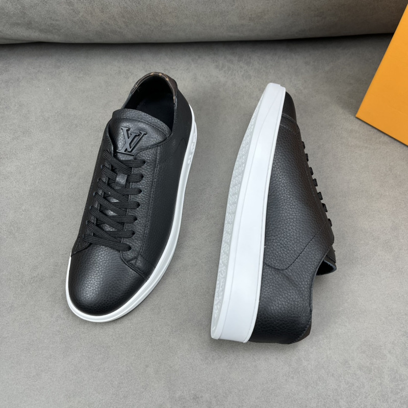 l**is V*t*n resort sneakers black leather