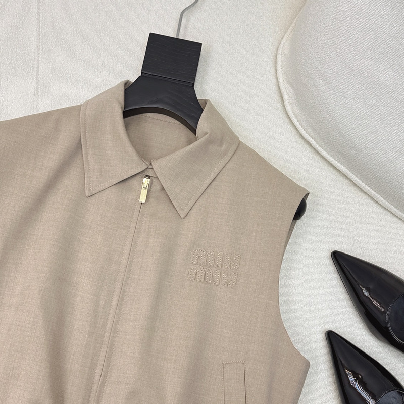 Miu Miu Sleeveless Top And Pleated Skirt Suit Beige