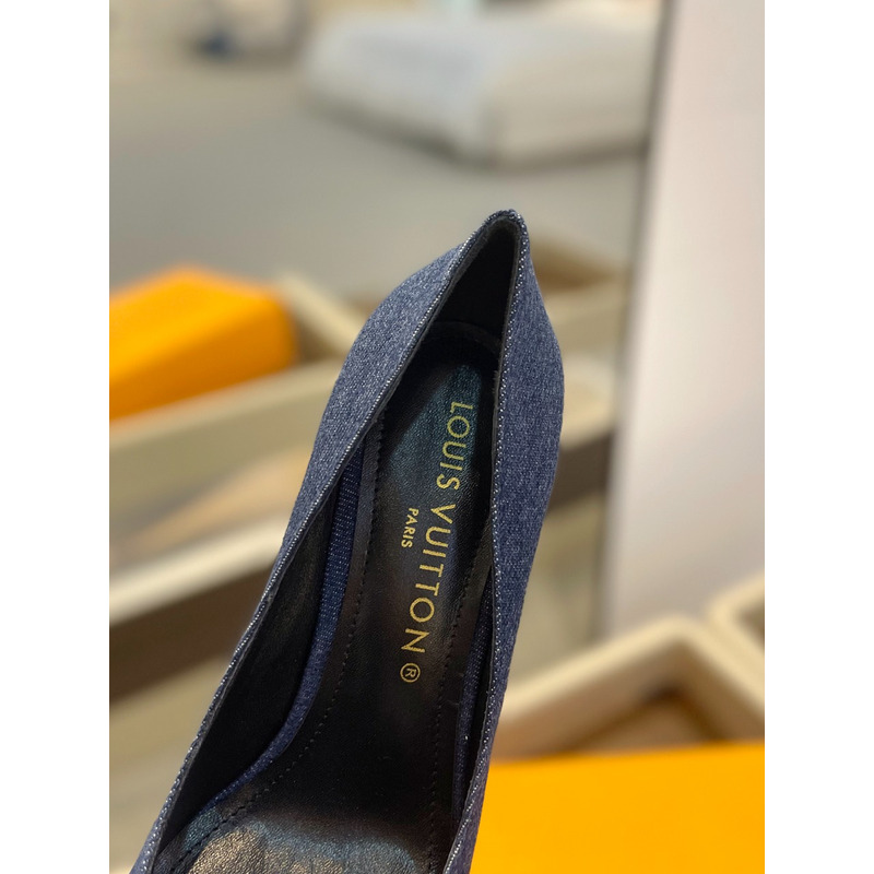 l**is V*t*n shake pump in dark blue