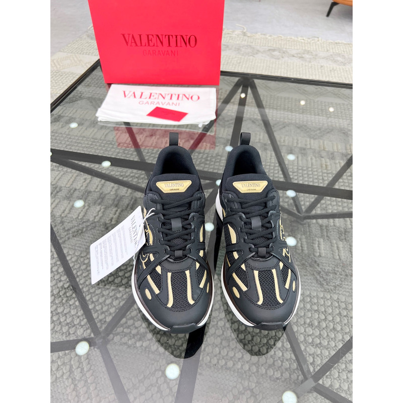 Valentino Vlogo Easyjog Low-Top In Calfskin And Fabric Sneaker Black