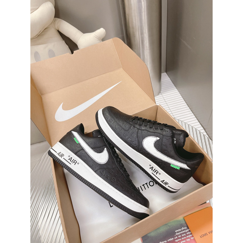 LV Air Trainer Sneaker in Mult Color