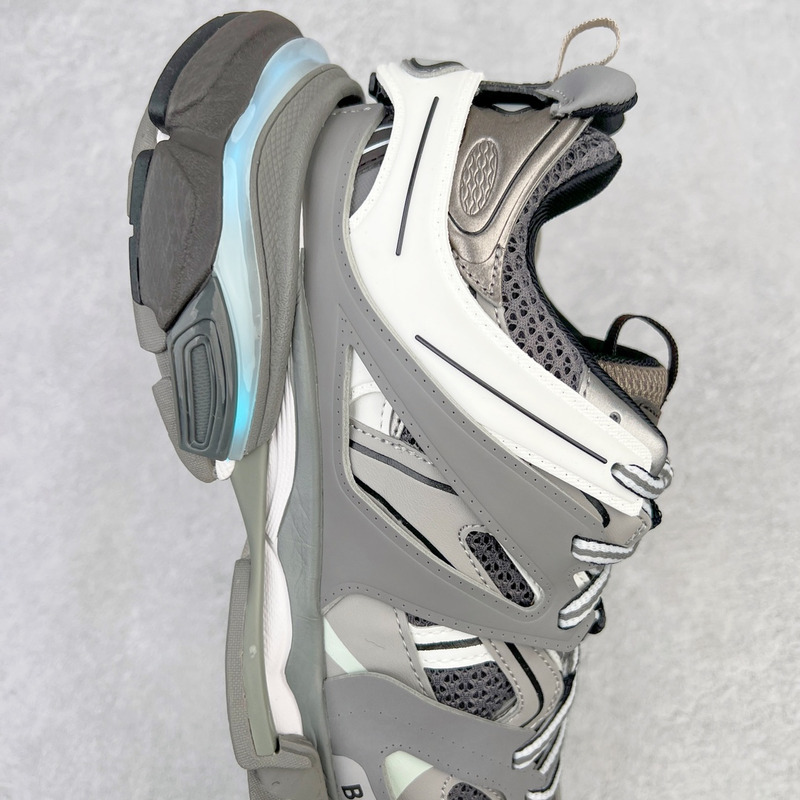 Ba*len*cia*ga led track sneakers in gray