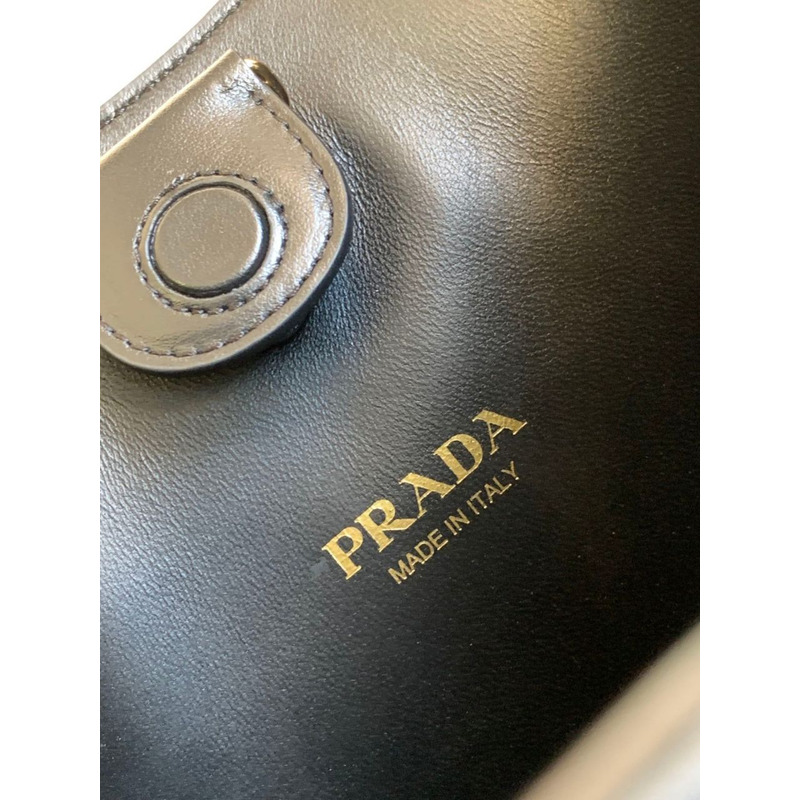 Pra*a large leather handbag with topstitching black