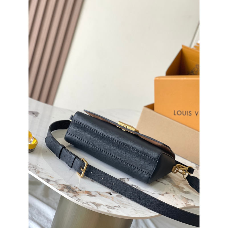 l**is V*t*n soft twist bag in black