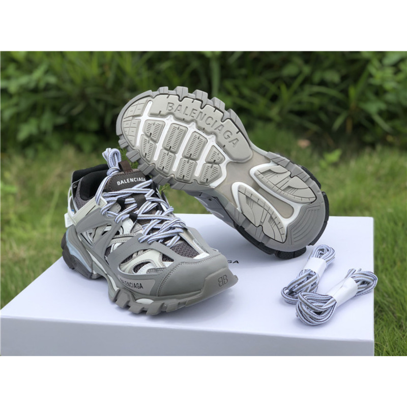 Ba*len*cia*ga 3.0 dark gray sneakers men women