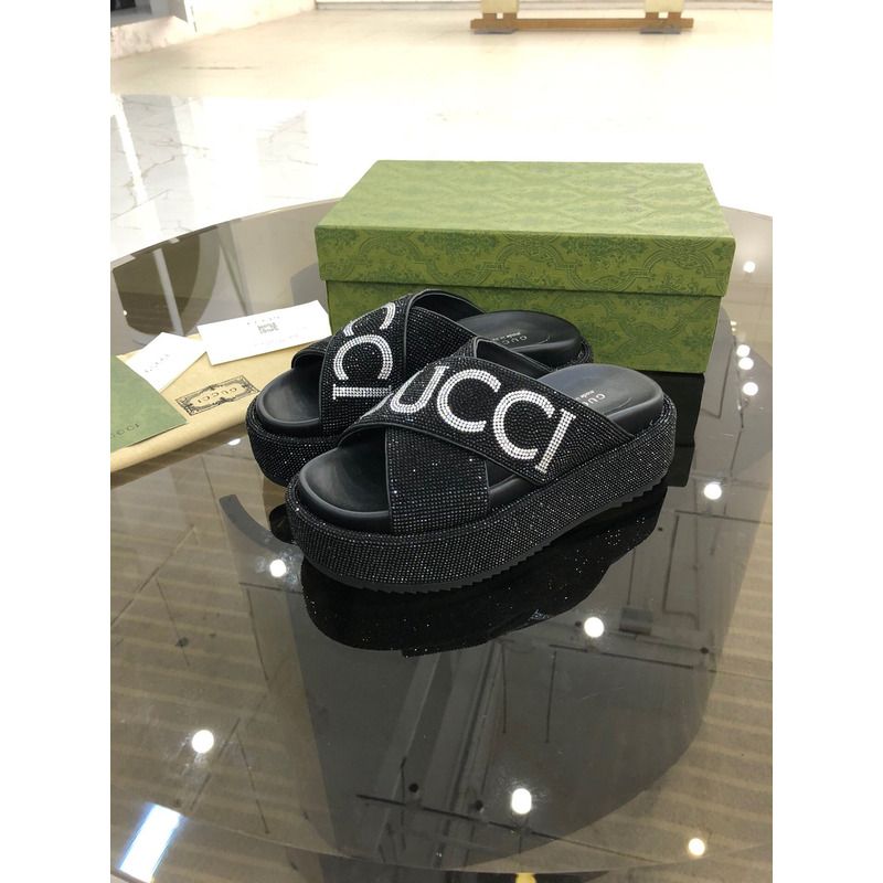 g*u*i Di*m*nd shinny platform black