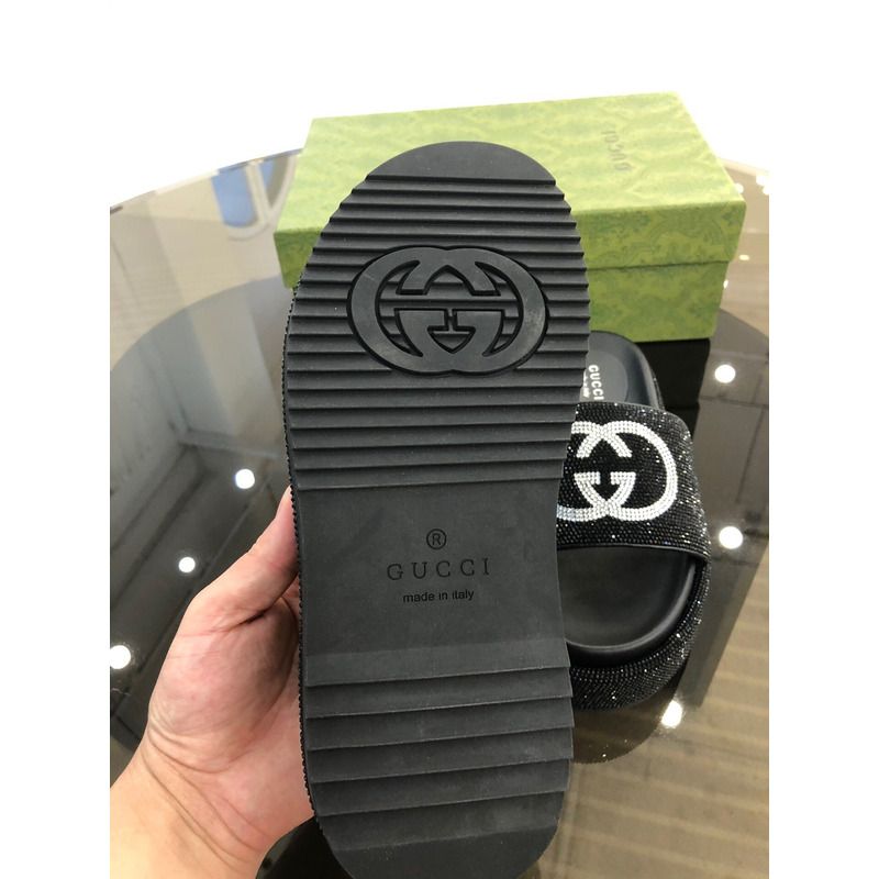 g*u*i double g Di*m*nd shinny platform black