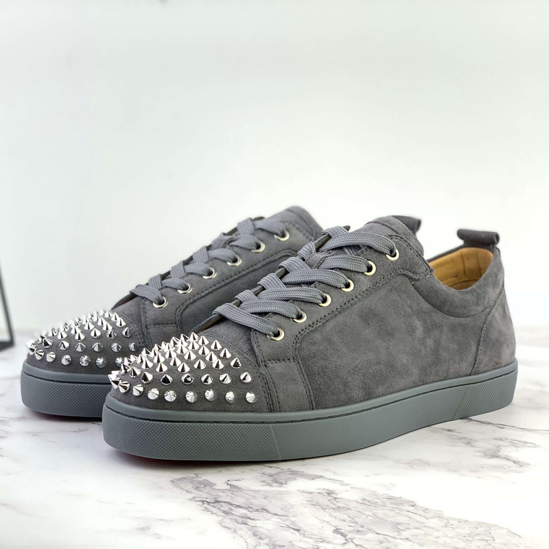 Ch**an louboutin l**is junior spikes men