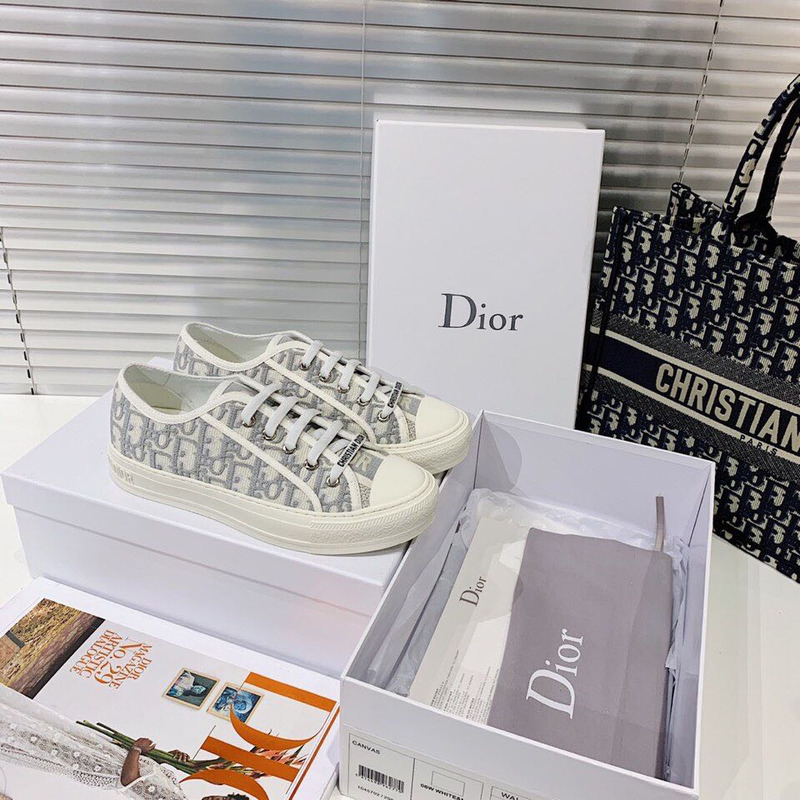 D*or walk ''n'' sneaker