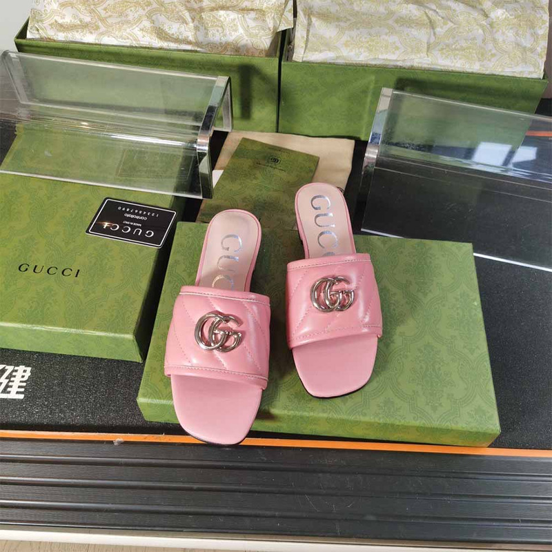 G*u*i women