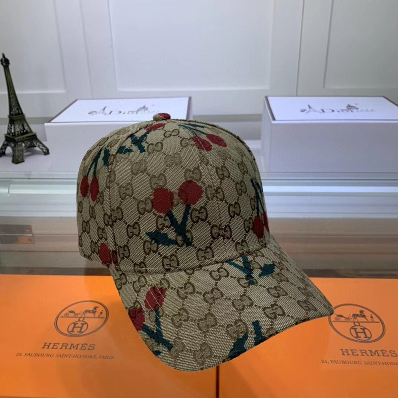 G*u*i cherry canvas baseball hat