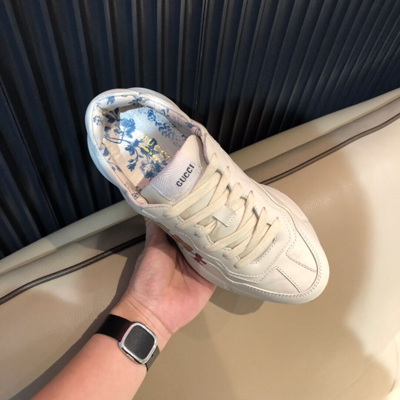 G*u*i rhyton glitter sneaker