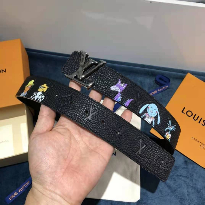 l**is V*t*n carton black belt 40mm
