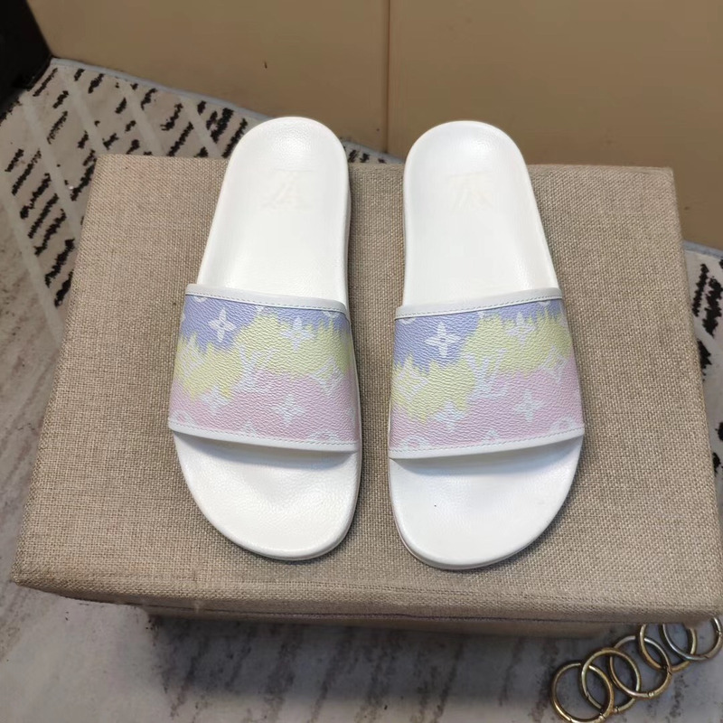 l**is V*t*n monogram sandals men