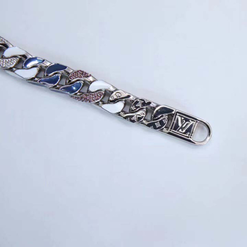 l**is V*t*n chain necklace