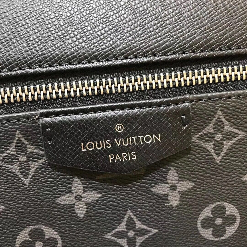 l**is V*t*n discovery backpack pm
